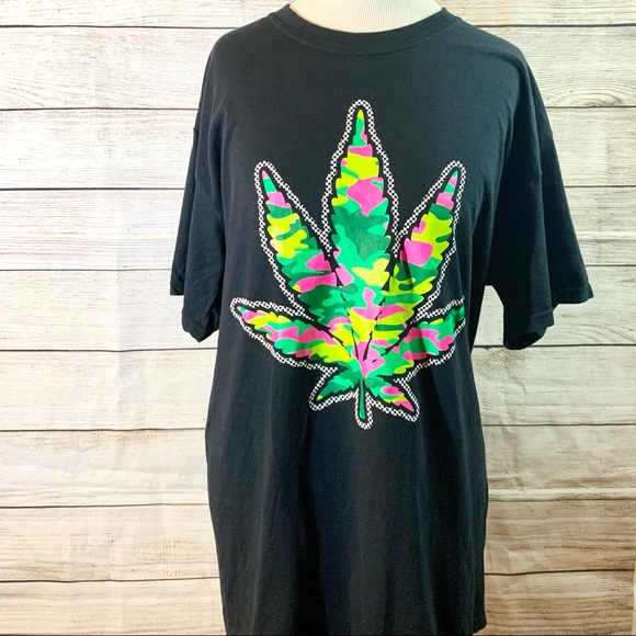 SPENCERS Weed Leaf Tee size L - Picture 2 of 5